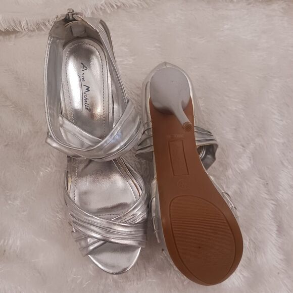 Ann Michelle hustler silver heels size 8.5 - Picture 5 of 9